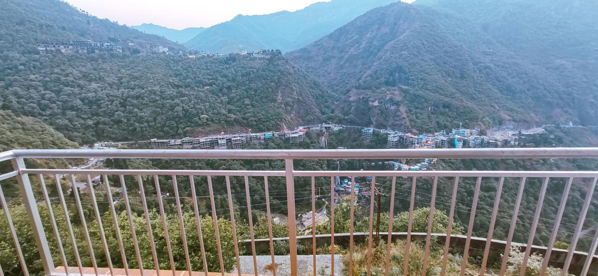 Queens Hill By Edge Mussoorie Kültér fotó