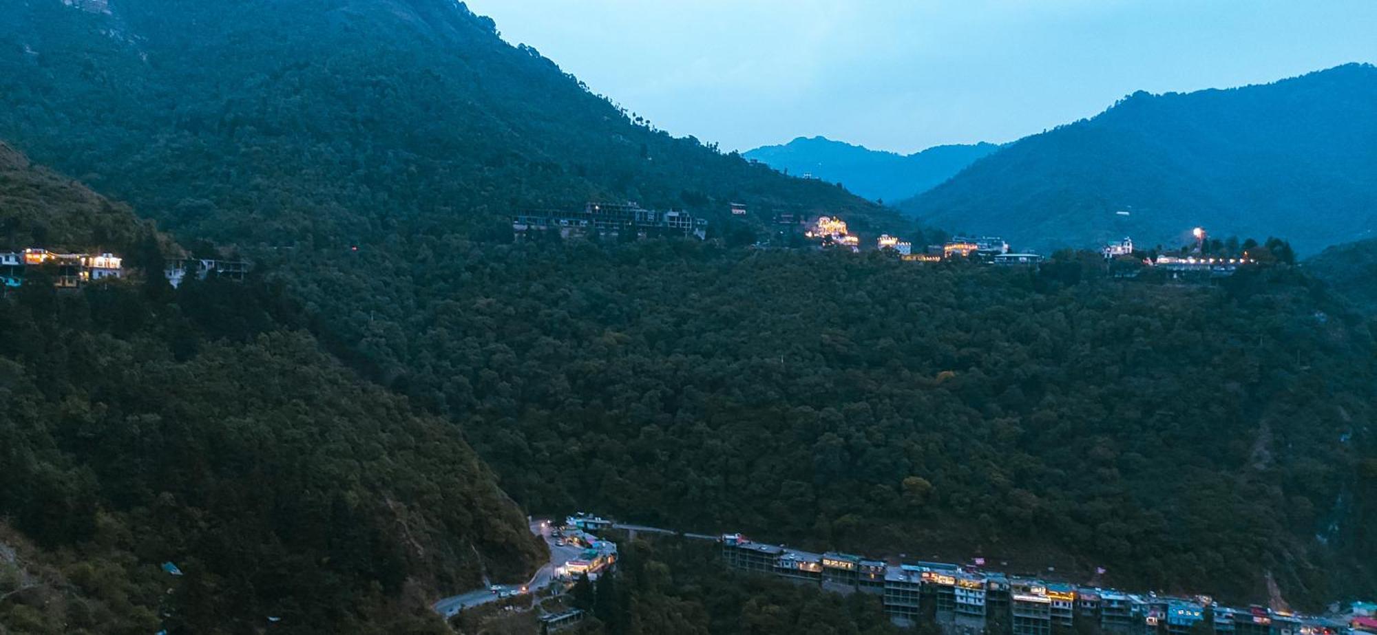 Queens Hill By Edge Mussoorie Kültér fotó