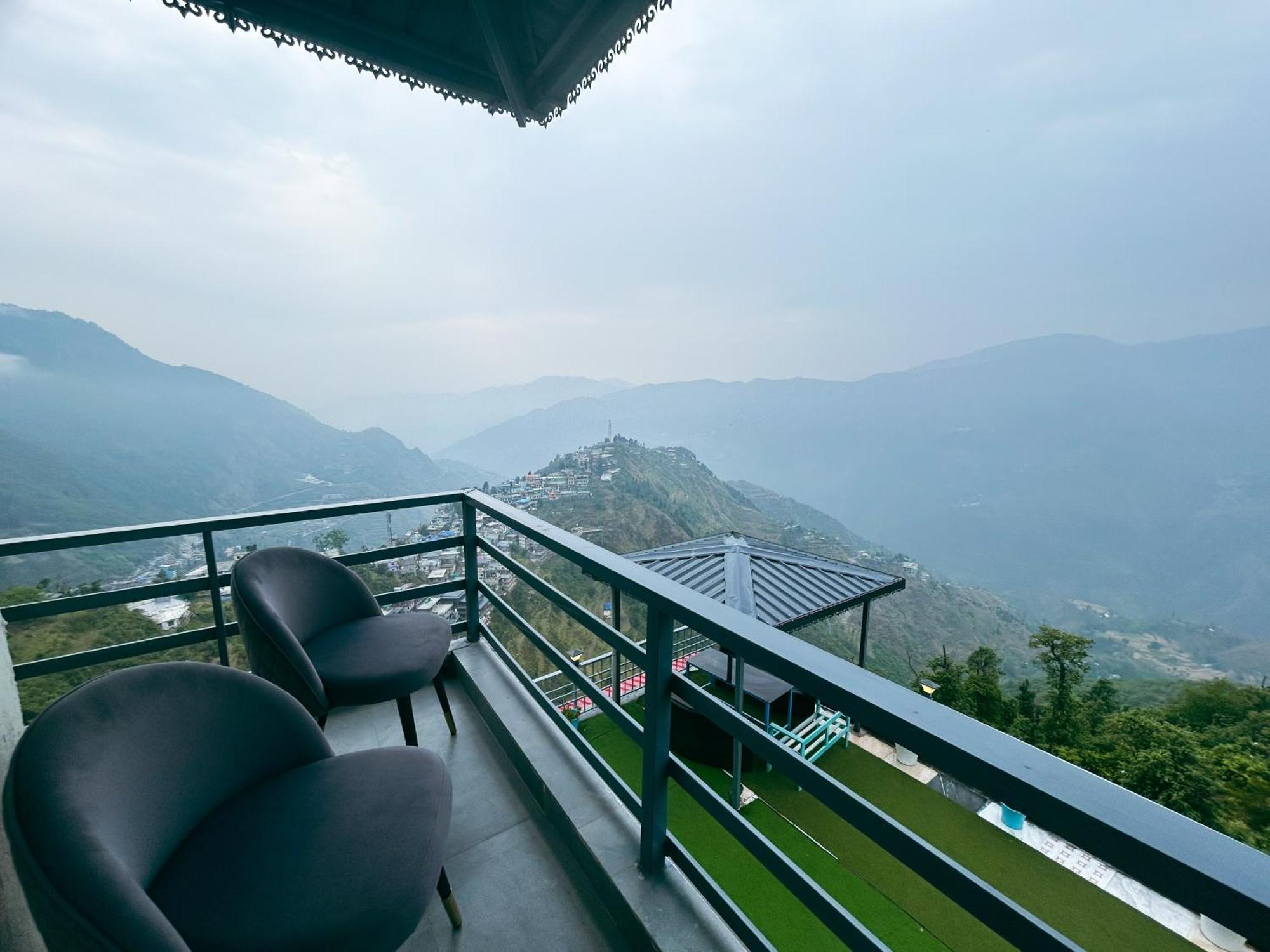 Queens Hill By Edge Mussoorie Kültér fotó